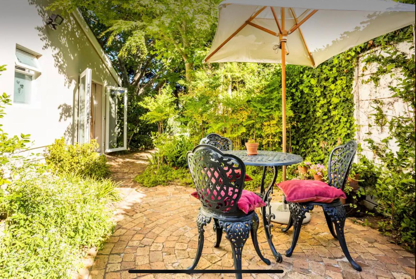 Guest Suite - Leafy Constantia Guest House Kapsztad Zewnętrze zdjęcie